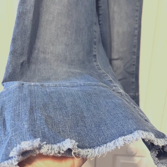 Guess-Los Angeles Women's Sz.28 Distressed Frayed Bottom Kick Crop Jeans-Vintage - Picture 7 of 16